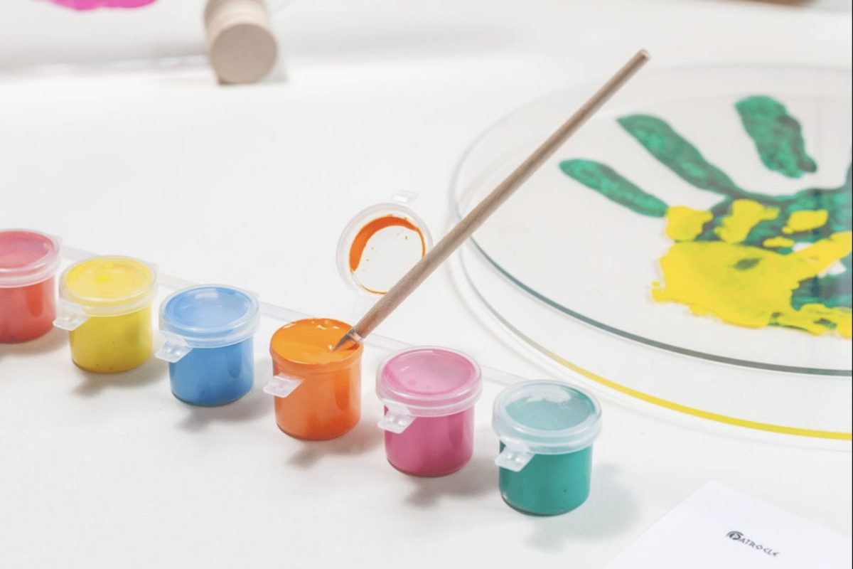 Le tableau à empreinte : l'idée cadeau originale pour une naissance